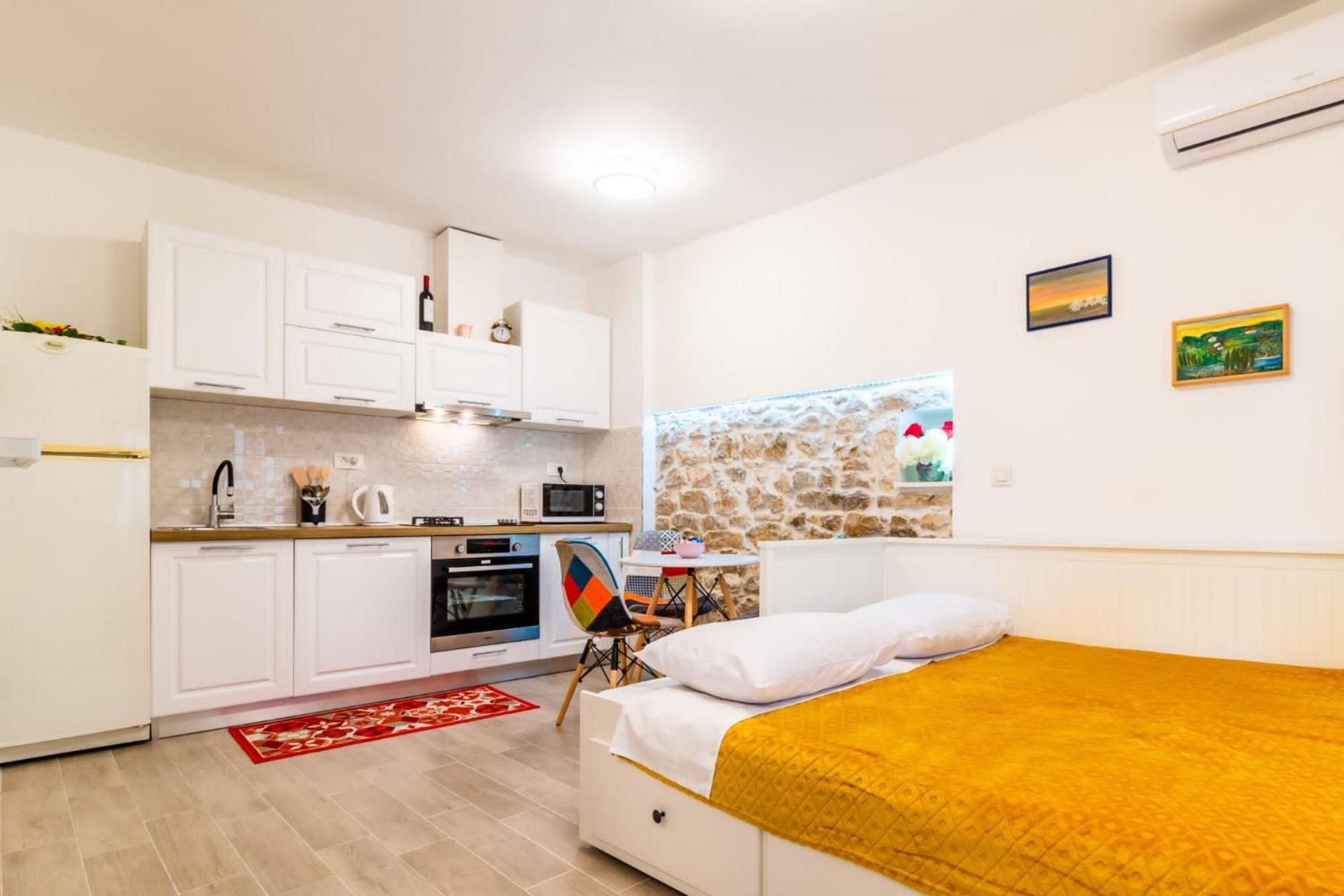 Studio Apartman Mirela Kastel Stafilic Kaštela Εξωτερικό φωτογραφία